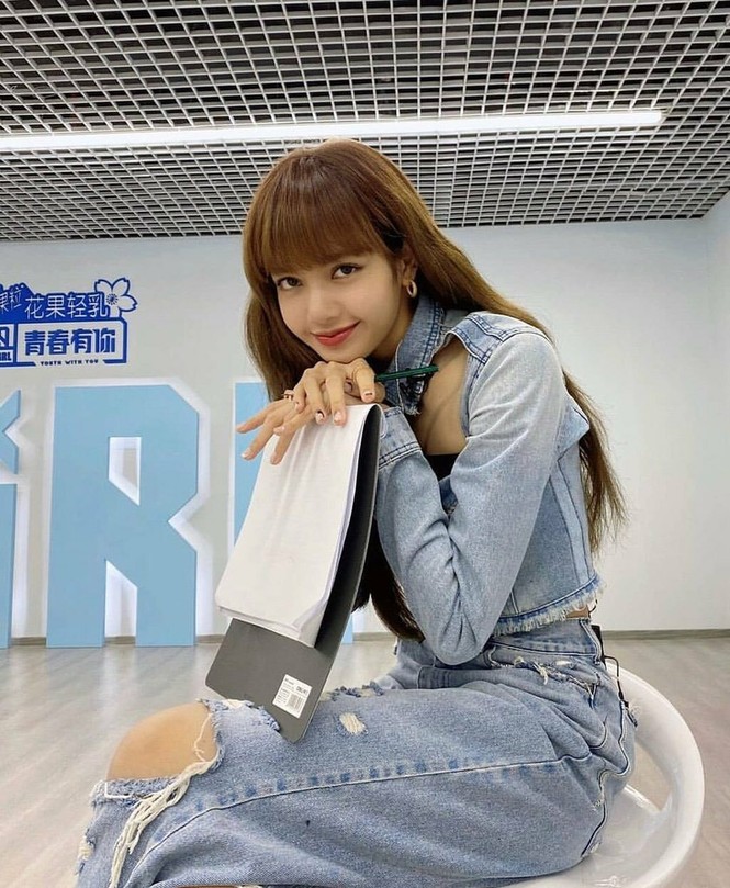Lisa mặc gì cũng trở thành xu hướng - ảnh 3