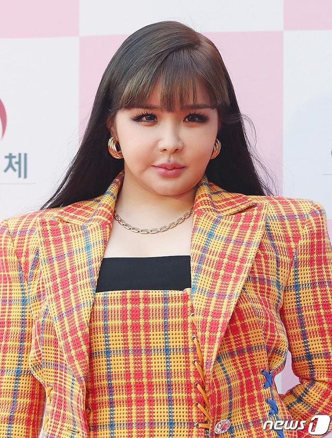 Không phải ca khúc mới, chính khuôn mặt khác lạ đã giúp Park Bom giành “all kill” - ảnh 1