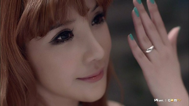 Không phải ca khúc mới, chính khuôn mặt khác lạ đã giúp Park Bom giành “all kill” - ảnh 7