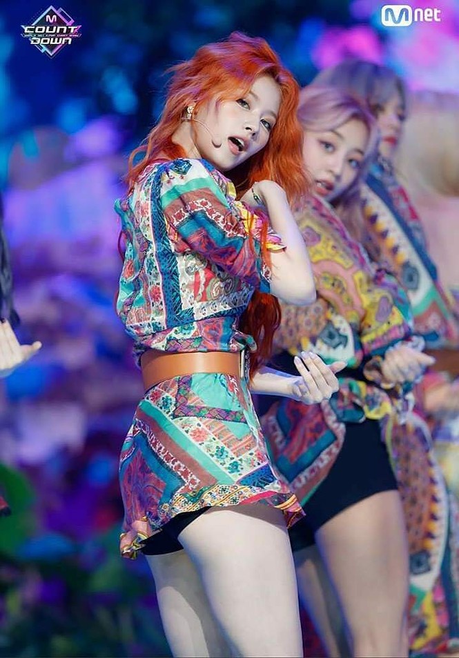 Tóc mới rất xinh, trình diễn rất đỉnh nhưng Sana (TWICE) mất điểm vì chiếc quần - ảnh 1