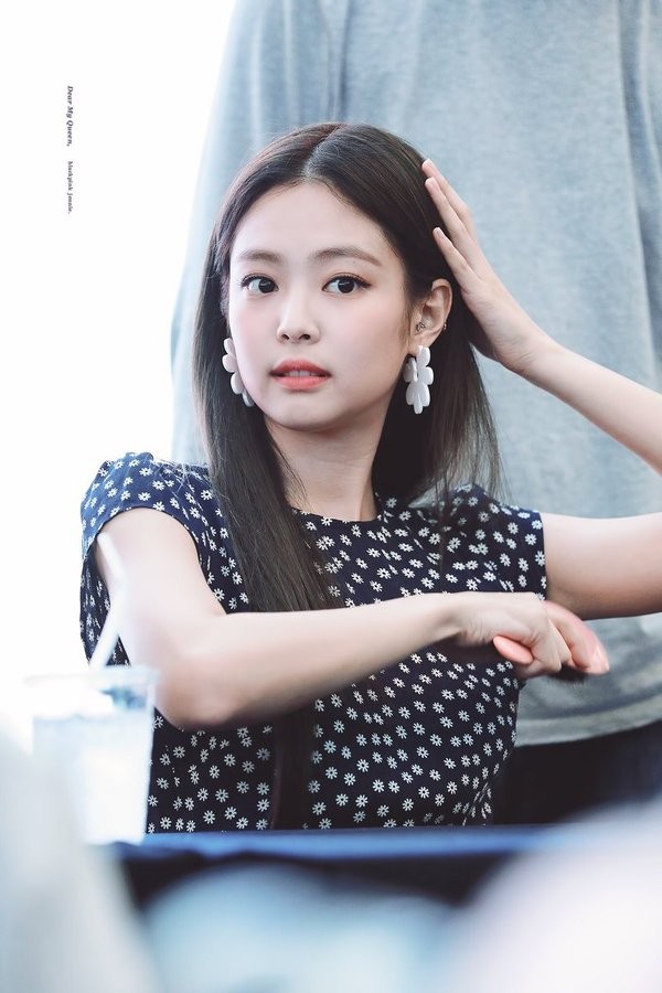 Thử đoán xem điểm gì trên khuôn mặt Jennie khiến con gái xứ Hàn ước ao nhất? - ảnh 2