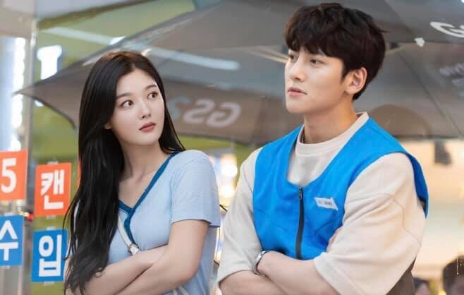 Hôn nhau ngay tập đầu, phim của Ji Chang Wook và Kim Yoo Jung nhận đủ gạch đá - ảnh 4