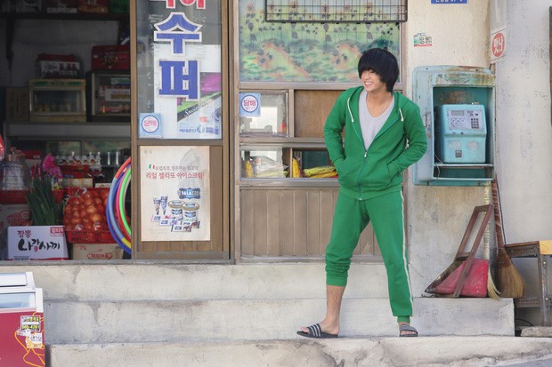 “Thánh tiết kiệm” gọi tên Kim Soo Hyun: Bảy năm rồi vẫn dùng một đôi dép - ảnh 2