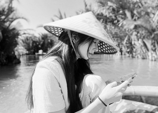 Ngất ngây trước bộ ảnh du lịch Hội An đẹp như chụp tạp chí của Seo Ye Ji - ảnh 2