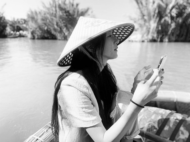 Ngất ngây trước bộ ảnh du lịch Hội An đẹp như chụp tạp chí của Seo Ye Ji - ảnh 3