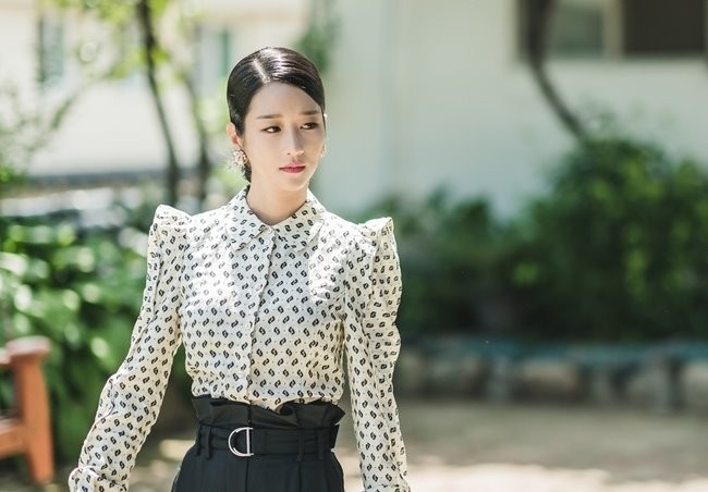Diện đồ hiệu suốt từ đầu phim nhưng riêng lần này Seo Ye Ji bị chê “không phù hợp” - ảnh 2