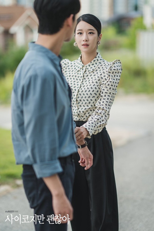 Diện váy được khen đẹp bao nhiêu nhưng khi mặc quần thì Seo Ye Ji lại mất điểm - ảnh 5