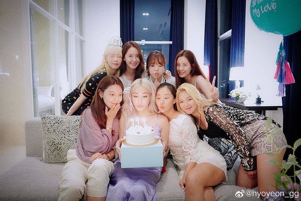 Giờ thì dân tình đã hiểu vì sao Hyoyeon lại “chơi trội” ở tiệc sinh nhật SNSD năm ngoái - ảnh 4