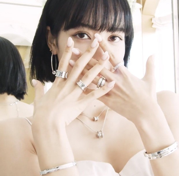 Jisoo cùng Lisa (BLACKPINK) “biến hình” ngoạn mục: Cá tính, quyến rũ hết phần thiên hạ - ảnh 1