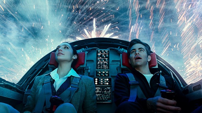 “Wonder Woman 1984” tung trailer mới: Nữ thần chiến binh đối mặt bạn đã từng thân - ảnh 2