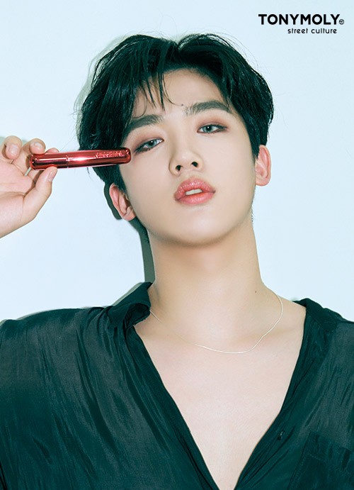 Không phải các mỹ nhân K-Pop, nam idol mới là người mẫu quảng cáo mỹ phẩm đắt hàng - ảnh 3