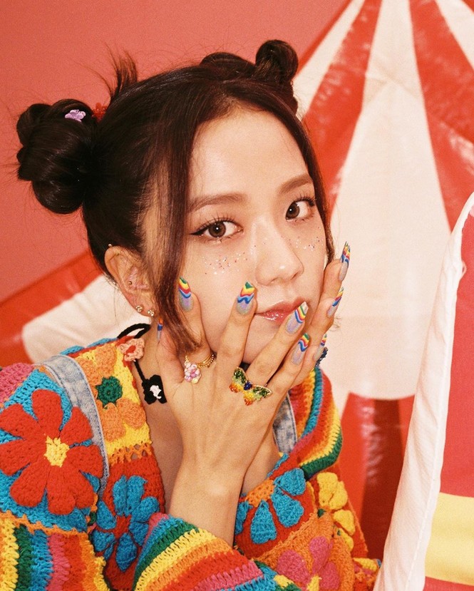Chỉ có thể là Jisoo (BLACKPINK): ảnh chụp hậu trường còn đẹp hơn cả trong MV “Ice cream” - ảnh 8