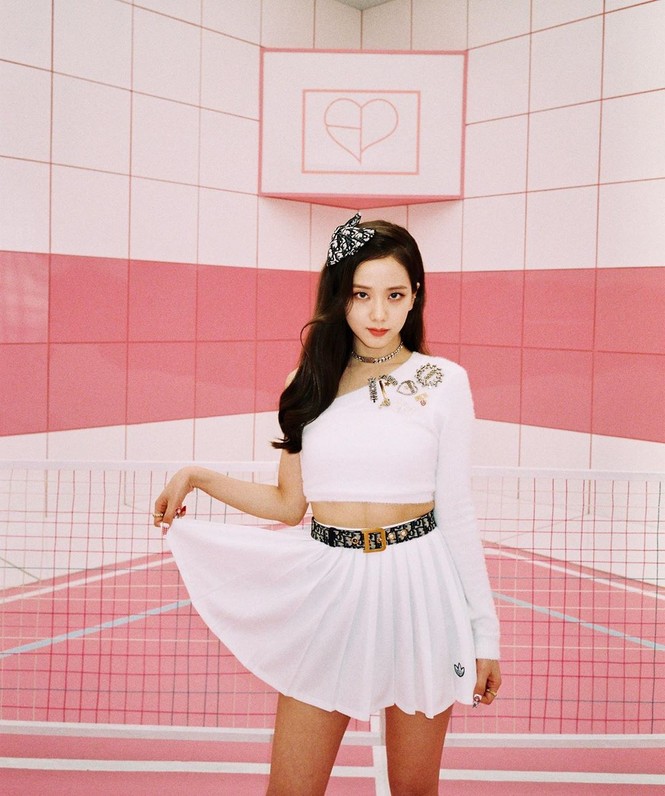Chỉ có thể là Jisoo (BLACKPINK): ảnh chụp hậu trường còn đẹp hơn cả trong MV “Ice cream” - ảnh 4