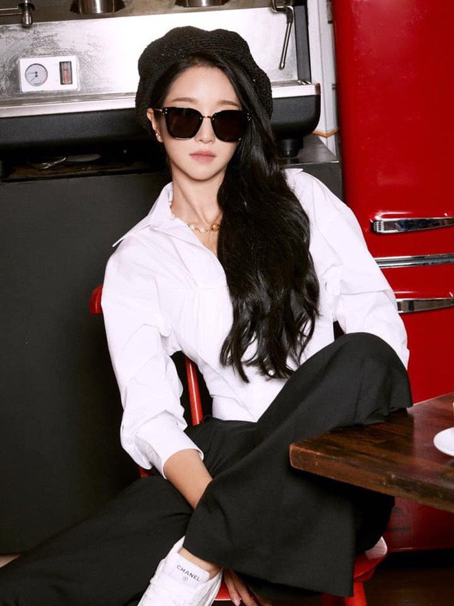 Seo Ye Ji quả đúng “Nữ hoàng đụng hàng”: Chỉ có đẹp hơn chứ không hề kém cạnh - ảnh 6