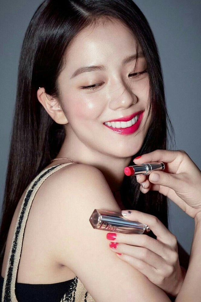 Mỹ nhân K-Pop là nàng thơ của mỹ phẩm cao cấp: Chị cả BLACKPINK đặc biệt nhất vì điều này - ảnh 9