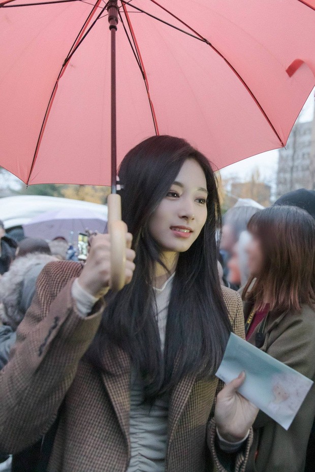 Ngược đời như Tzuyu (TWICE): Gặp bên ngoài còn xinh đẹp hơn ảnh đã qua chỉnh sửa - ảnh 7