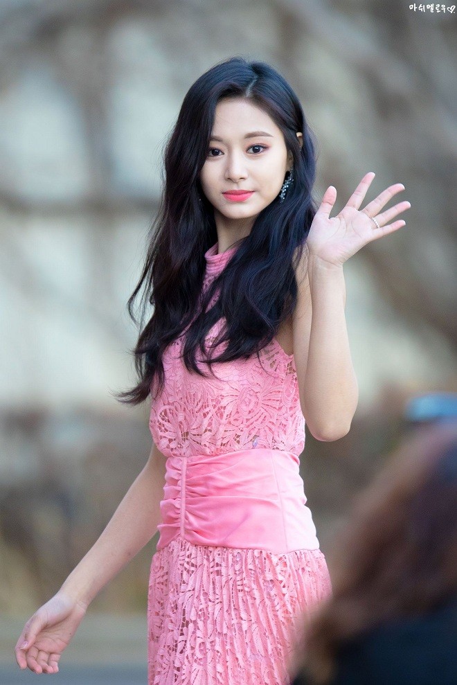 Ngược đời như Tzuyu (TWICE): Gặp bên ngoài còn xinh đẹp hơn ảnh đã qua chỉnh sửa | Giải trí | Chuyên trang Hoa Học Trò - Chuyên trang Hoa Học Trò -