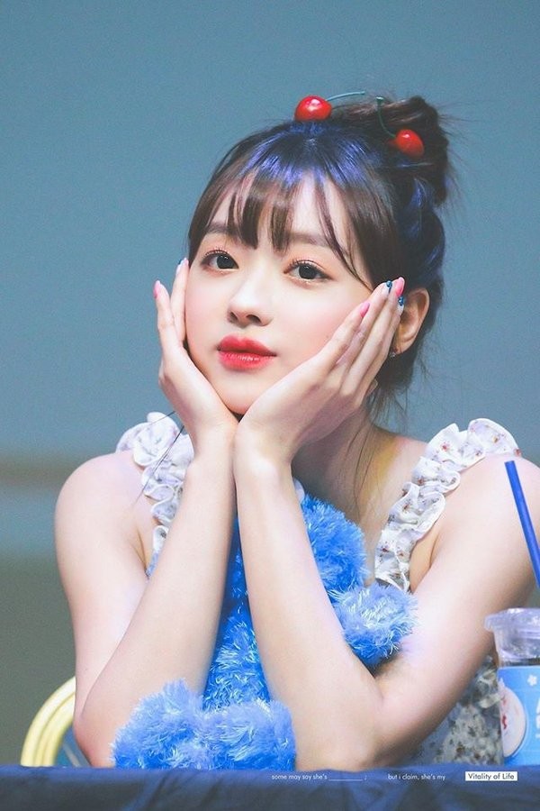 YooA (Og My Girl) xinh đẹp cỡ nào mà được người Hàn quan tâm hơn cả Jennie (BLACKPINK)? - ảnh 6