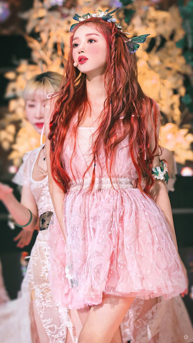 YooA (Og My Girl) xinh đẹp cỡ nào mà được người Hàn quan tâm hơn cả Jennie (BLACKPINK)? - ảnh 2