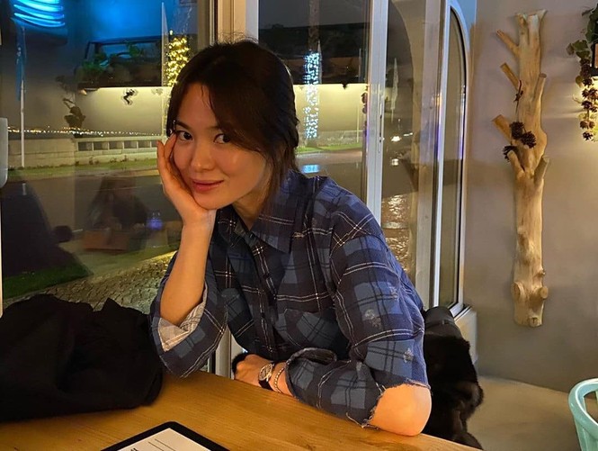 Loạt ảnh này có gì lạ mà giúp Song Hye Kyo được khen “hơn hẳn Kim Tae Hee, Son Ye Jin”? - ảnh 5