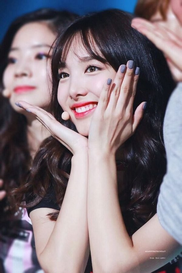 Nayeon (TWICE) debut đã lâu nhưng giờ fan mới biết cô sở hữu kỷ lục ngoại hình này - ảnh 2