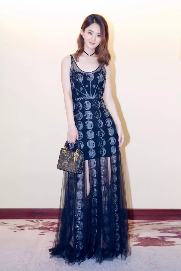 Ngày nào còn bị chê “phèn”, giờ Triệu Lệ Dĩnh chẳng hề kém cạnh khi đụng hàng Jennie - ảnh 2