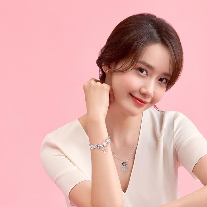 Một bọng mắt lớn hai số phận: Yoona được khen còn Jisoo (BLACKPINK) lại bị bảo kém sắc - ảnh 3