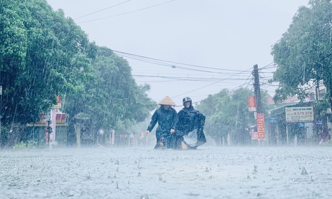 Các đơn vị tổ chức Hoa hậu Việt Nam đã ủng hộ gần 3 tỷ đồng cho đồng bào miền Trung - ảnh 2