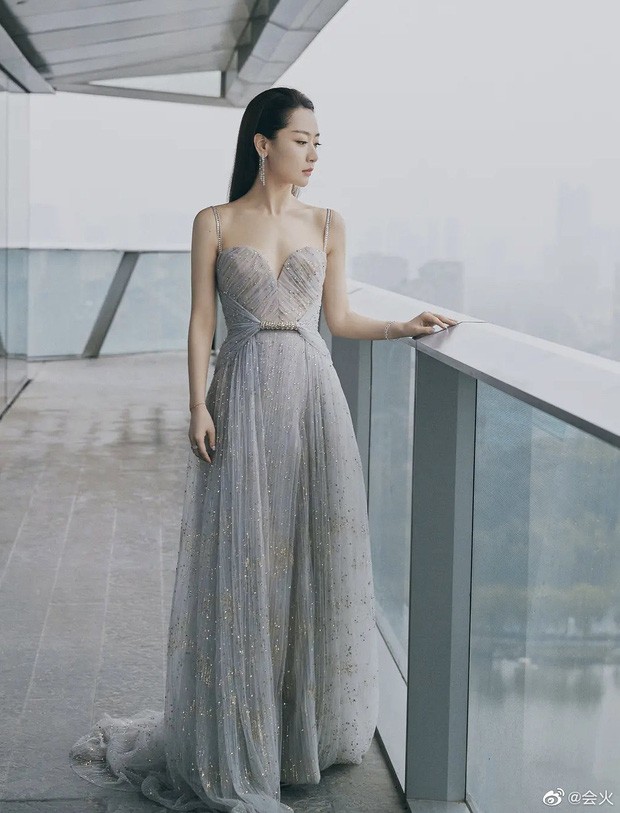 Mặc váy nhái bị bóc phốt đã đành, hóa ra mặc váy quá xịn xò cũng không được yên - ảnh 6