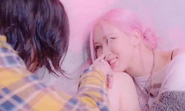 Rosé đích thị idol đào hoa nhất K-Pop: Dính tin đồn hẹn hò với toàn sao hạng A mới khủng - ảnh 4