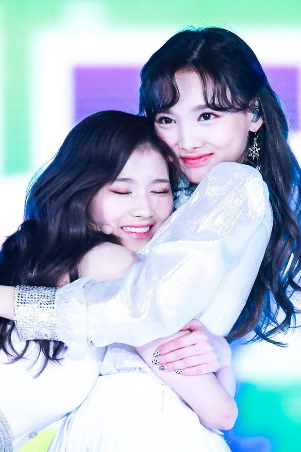 Sana (TWICE) suýt chút nữa mất mạng ngay tại ký túc xá nếu không có Nayeon cực nhanh trí - ảnh 3