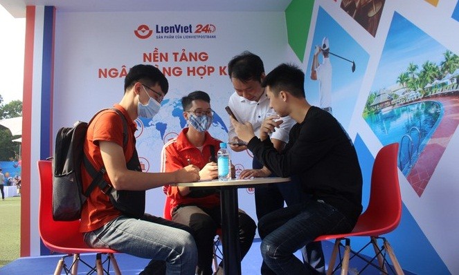 Chỉ cần 2 phút, mở thành công LienViet24h tại Sóng Festival - ảnh 4