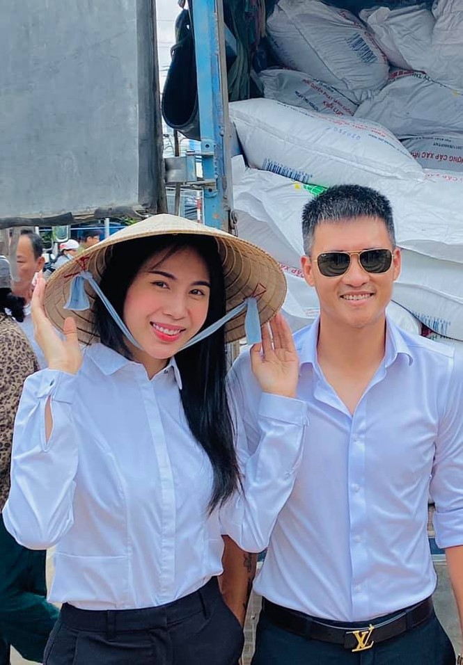 Kết thúc những ngày cứu trợ miền Trung, Thủy Tiên gây bất ngờ với hành động “chơi đẹp” này - ảnh 3