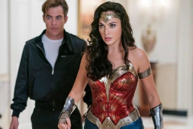 Khi Wonder Woman đối đầu Chị Mười Ba: Nữ nhân nào chiến thắng trong mùa phim Giáng sinh? - ảnh 2