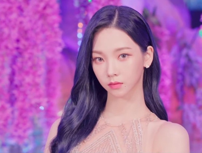 Thêm một lý do khiến netizen công nhận Karina (aespa) là nữ thần sắc đẹp mới của K-Pop - ảnh 6