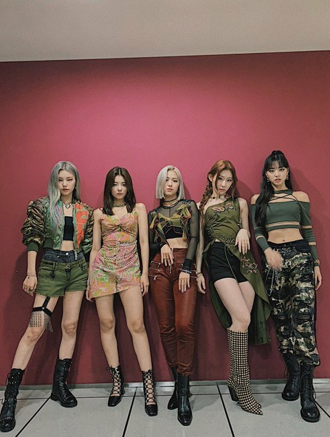 Mang tiếng idol công ty lớn mà ITZY còn ít quần áo hơn cả người thường là sao? - ảnh 3