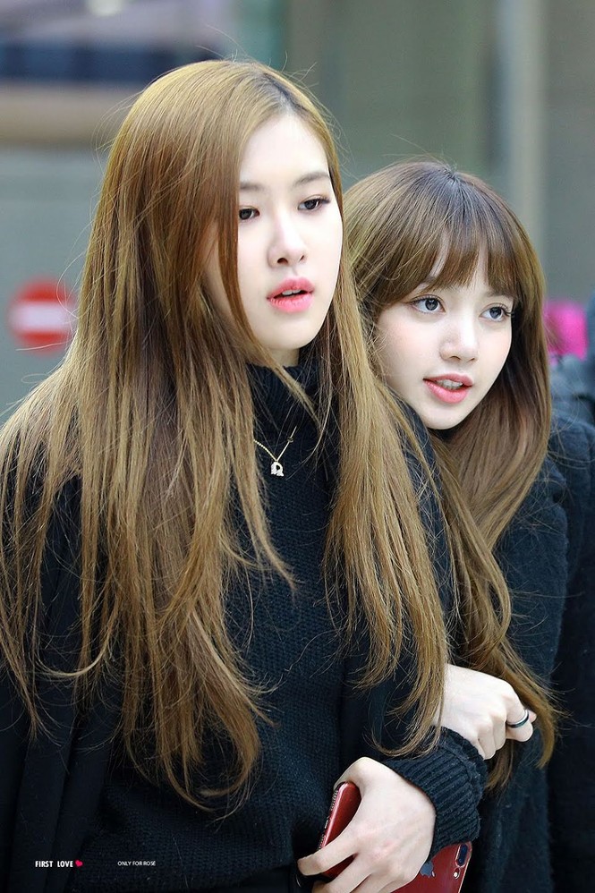 Món quà tuyệt nhất mà Lisa từng nhận được đến từ Rosé và là một thứ không ai ngờ - ảnh 1