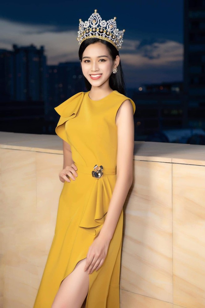 Đã tìm thấy bộ váy khiến Hoa hậu Đỗ Thị Hà bị dìm dáng nhiều nhất từ khi đăng quang - ảnh 9