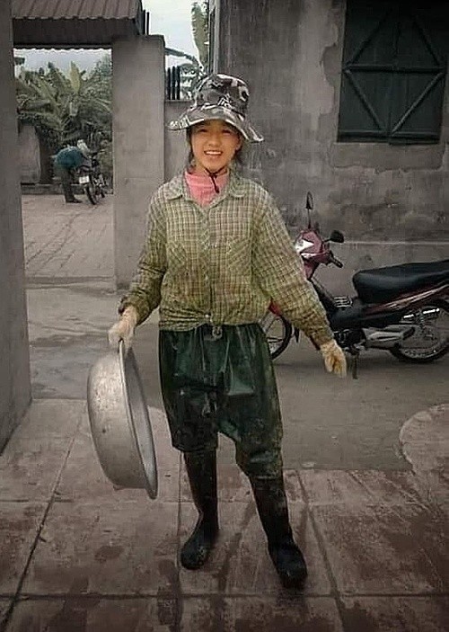 Vì sao Hoa hậu Đỗ Thị Hà bật khóc khi nhắc tới bức ảnh chụp khi đi làm ruộng? - ảnh 3