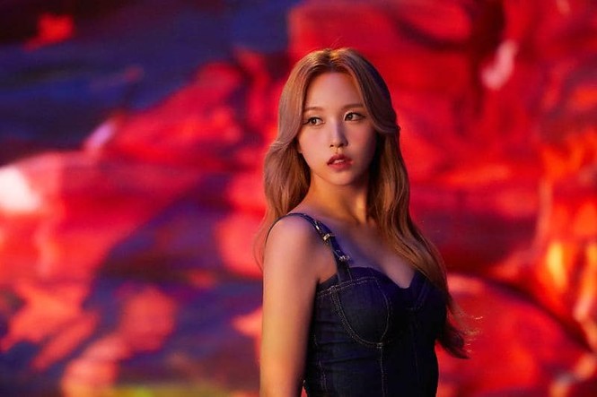 Mina (TWICE) khiến fan sửng sốt với khả năng biến hình: Công chúa hay ác nữ đều cân được - ảnh 5