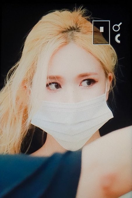 Mina (TWICE) khiến fan sửng sốt với khả năng biến hình: Công chúa hay ác nữ đều cân được - ảnh 6