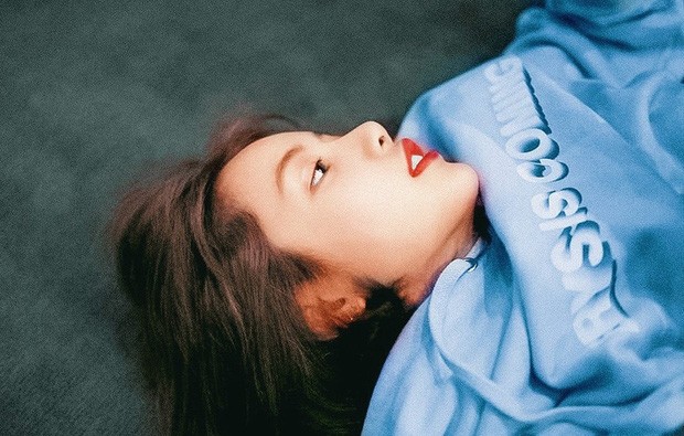 Chỉ có thể là Lisa: Thả nhẹ bức ảnh “không tóc mái” cũng leo thẳng lên Top Trending - ảnh 3