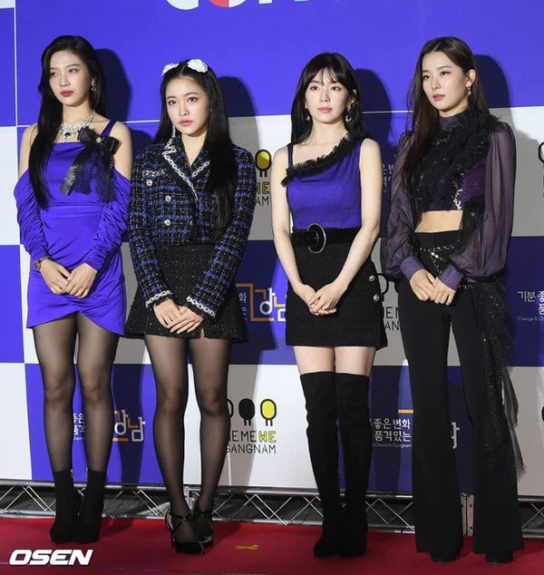 SM Ent có thù oán gì với thảm đỏ mà nhất định phải cho idol nhà mình mặc siêu xấu? - ảnh 2