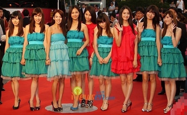 SM Ent có thù oán gì với thảm đỏ mà nhất định phải cho idol nhà mình mặc siêu xấu? - ảnh 4