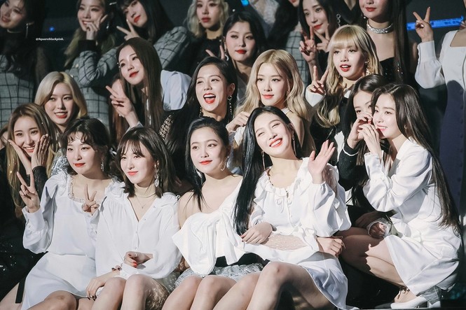 Đại chiến visual của Irene và Jisoo: Netizen không biết chọn ngọt ngào hay sang chảnh - ảnh 7