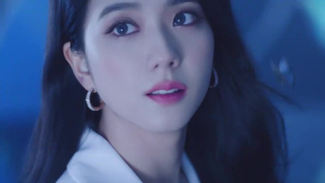 BLACKPINK tung quảng cáo mới, netizen cho rằng Jisoo mất ngôi visual vì lý do này - ảnh 3