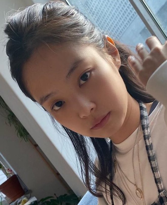 “Nữ thần mặt mộc” của BLACKPINK gọi tên Jennie: Không son phấn còn xinh hơn khi trang điểm - ảnh 6