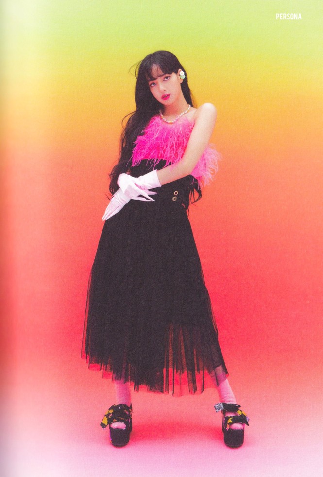 Nhờ đụng hàng chiếc áo kén dáng với Red Velvet, netizen càng thấy Lisa phối đồ đỉnh cao - ảnh 7