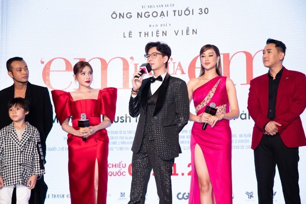 Hoa hậu Đỗ Thị Hà chọn lựa trang phục khéo thế nào mà được netizen khen tấm tắc? - ảnh 1