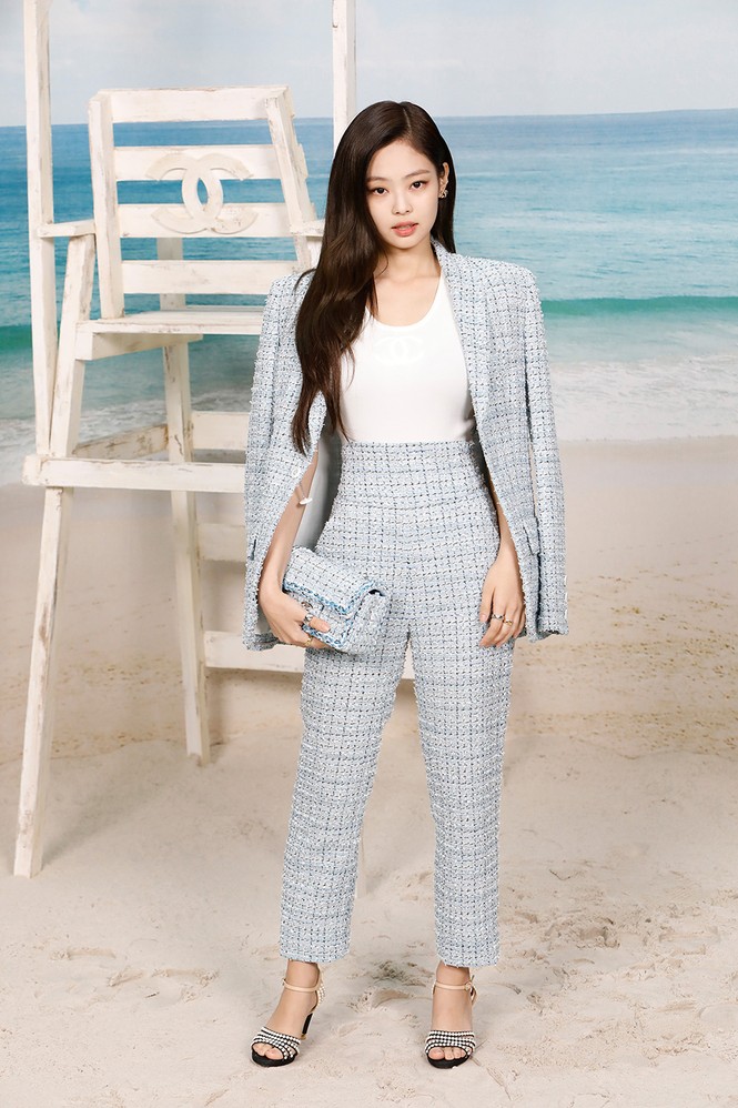 Vừa debut làm ca sĩ, Phí Phương Anh đã bị nghi ngờ sao chép tạo hình của Jennie - ảnh 6